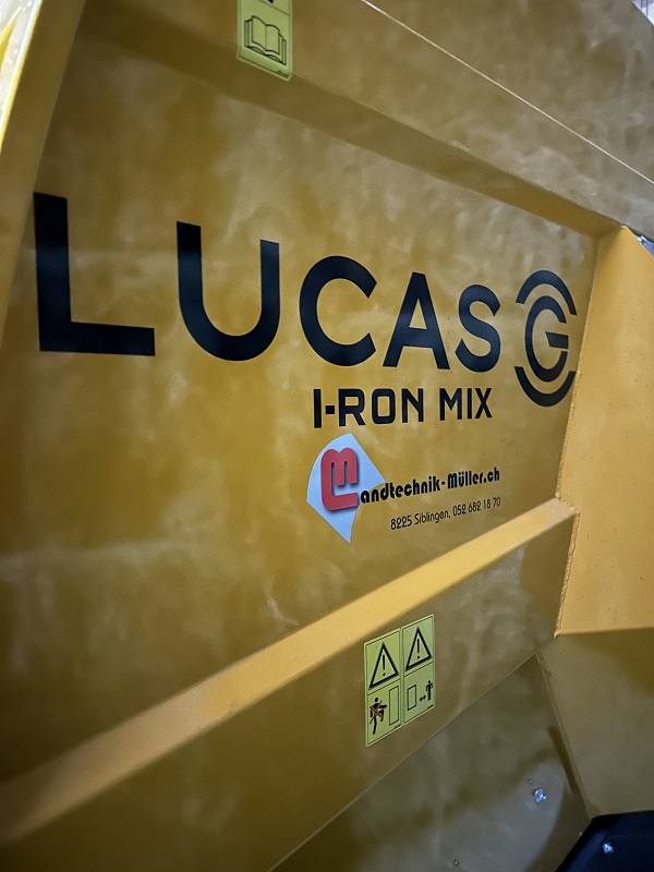 LucasG I-Ron Mix Fütterungsroboter